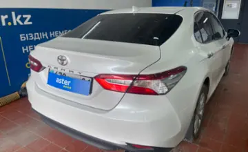 Toyota Camry 2021 года за 14 500 000 тг. в Астана