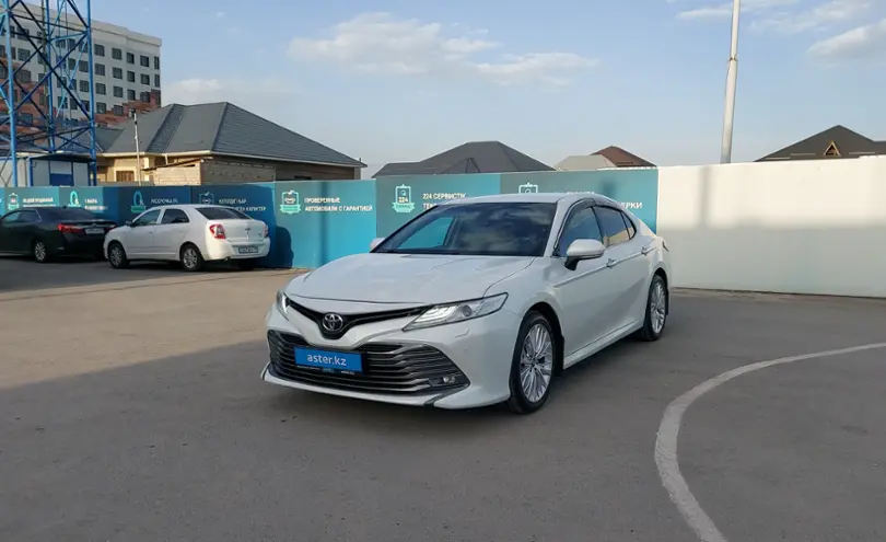 Toyota Camry 2019 года за 15 000 000 тг. в Шымкент