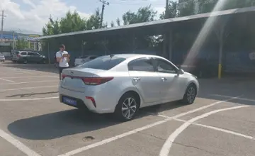 Kia Rio 2018 года за 7 800 000 тг. в Алматы фото 3