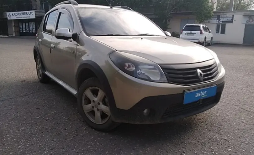 Renault Sandero 2014 года за 4 000 000 тг. в Актобе фото 3