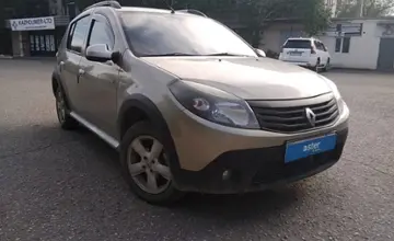 Renault Sandero 2014 года за 4 000 000 тг. в Актобе фото 3