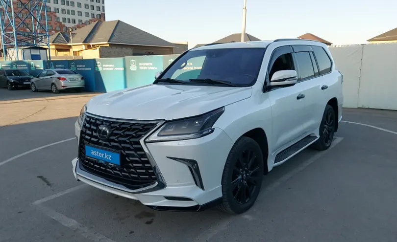 Lexus LX 2018 года за 49 000 000 тг. в Шымкент