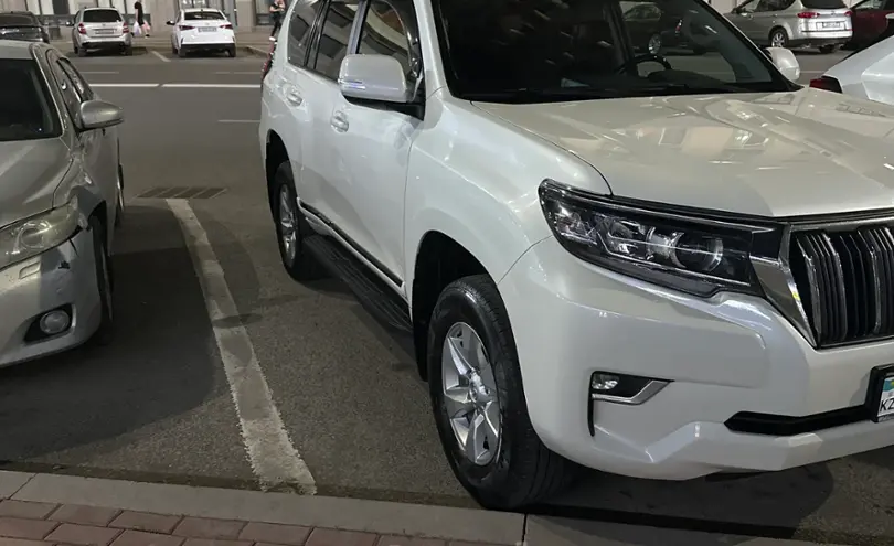 Toyota Land Cruiser Prado 2018 года за 23 500 000 тг. в Астана