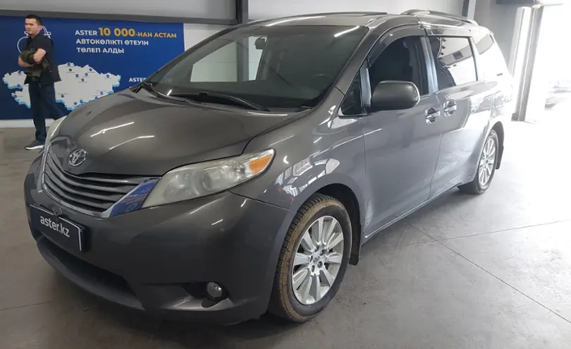 Toyota Sienna 2016 года за 14 500 000 тг. в Астана