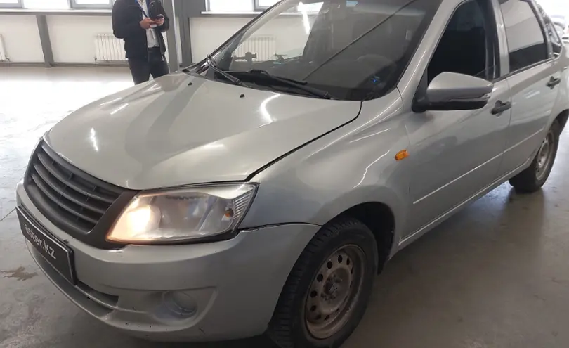 LADA (ВАЗ) Granta 2013 года за 2 000 000 тг. в Астана