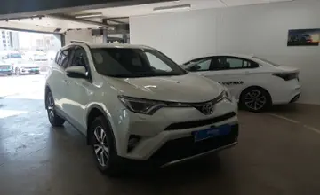 Toyota RAV4 2017 года за 10 000 000 тг. в Астана фото 2