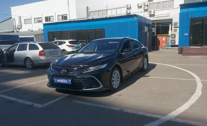 Toyota Camry 2021 года за 13 200 000 тг. в Алматы