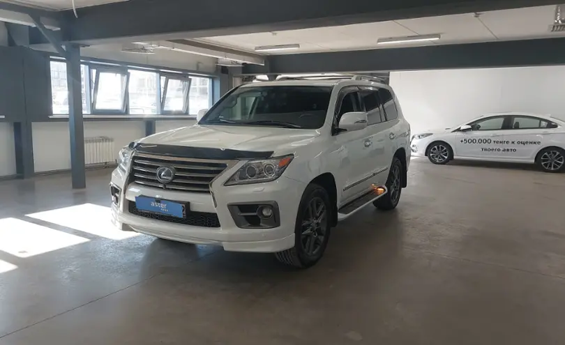 Lexus LX 2014 года за 30 000 000 тг. в Астана