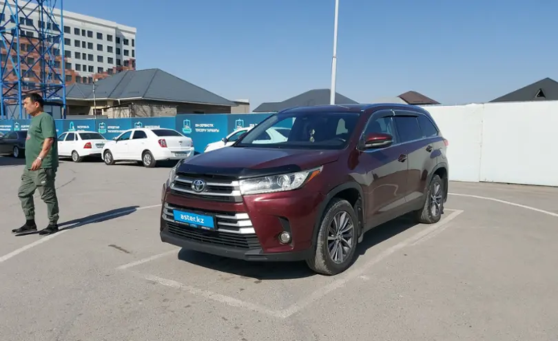 Toyota Highlander 2019 года за 18 000 000 тг. в Шымкент
