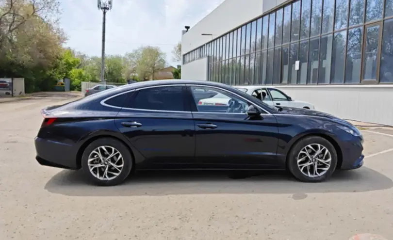 Hyundai Sonata 2021 года за 12 800 000 тг. в Актобе фото 4