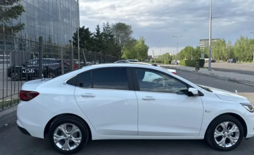 Chevrolet Onix 2024 года за 8 000 000 тг. в Астана фото 4