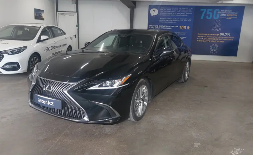 Lexus ES 2019 года за 19 000 000 тг. в Астана