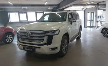 Toyota Land Cruiser 2023 года за 54 000 000 тг. в Астана фото 1