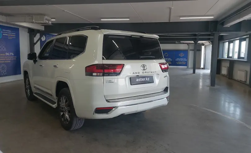 Toyota Land Cruiser 2023 года за 54 000 000 тг. в Астана фото 4