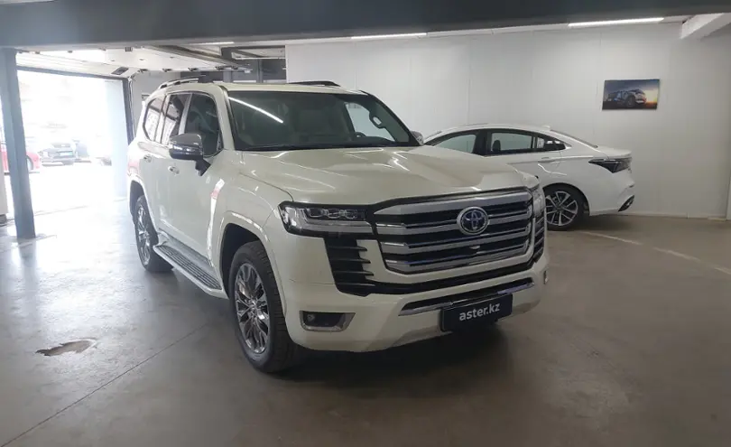 Toyota Land Cruiser 2023 года за 54 000 000 тг. в Астана фото 2