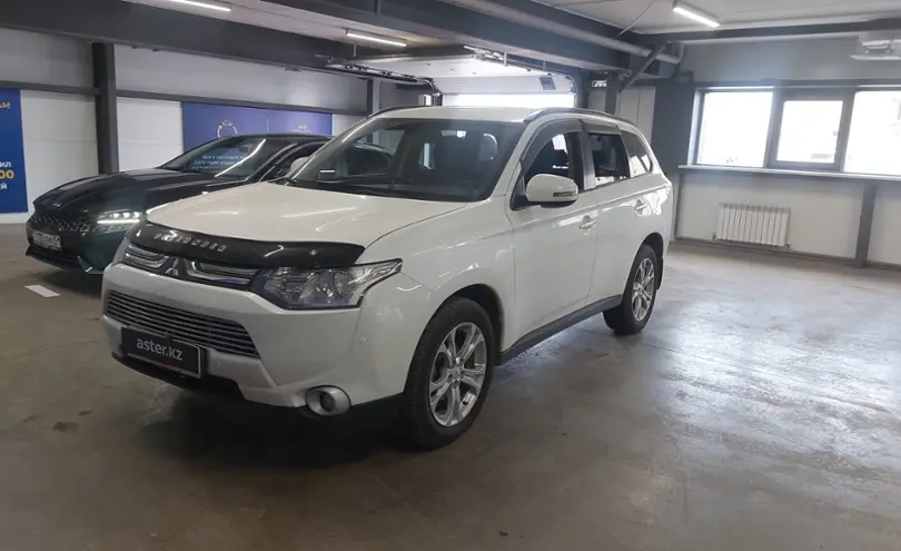 Mitsubishi Outlander 2013 года за 8 500 000 тг. в Астана