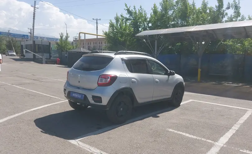 Renault Sandero 2018 года за 4 000 000 тг. в Алматы фото 3