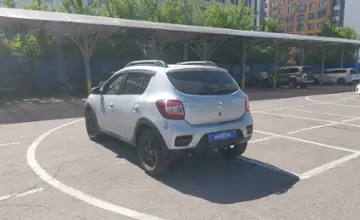 Renault Sandero 2018 года за 4 000 000 тг. в Алматы фото 4