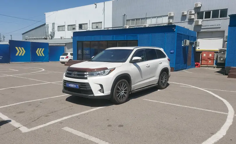 Toyota Highlander 2017 года за 17 000 000 тг. в Алматы