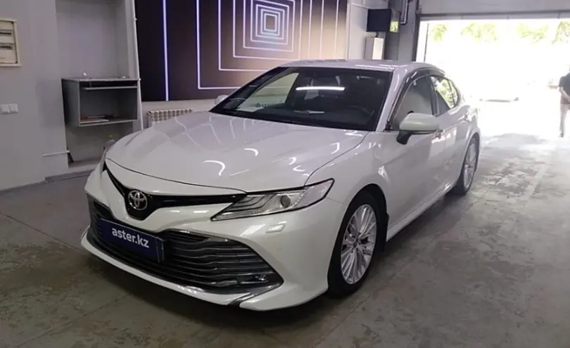 Toyota Camry 2018 года за 15 700 000 тг. в Павлодар