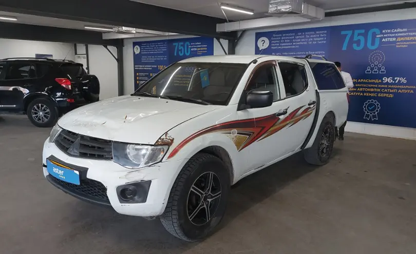 Mitsubishi L200 2012 года за 7 200 000 тг. в Астана