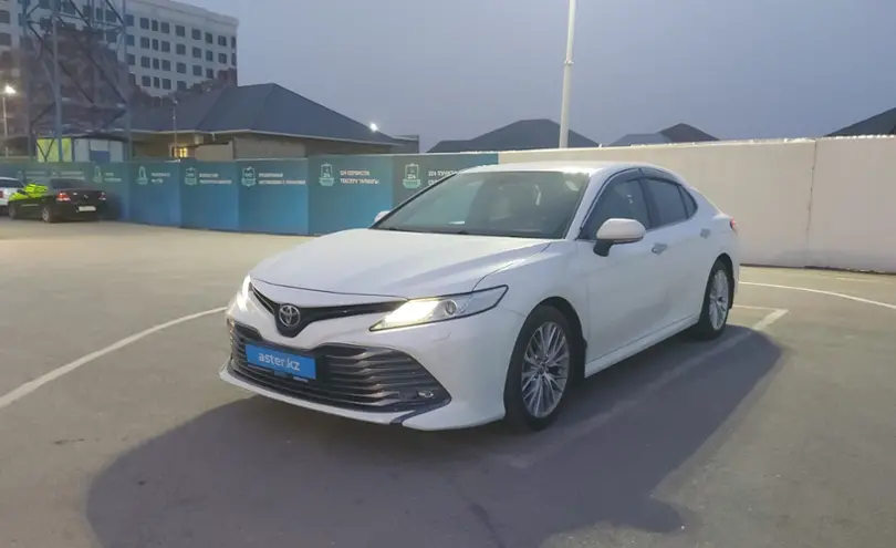 Toyota Camry 2018 года за 13 800 000 тг. в Шымкент
