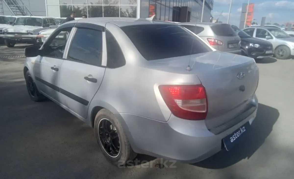 Lada (VAZ) Granta 2013