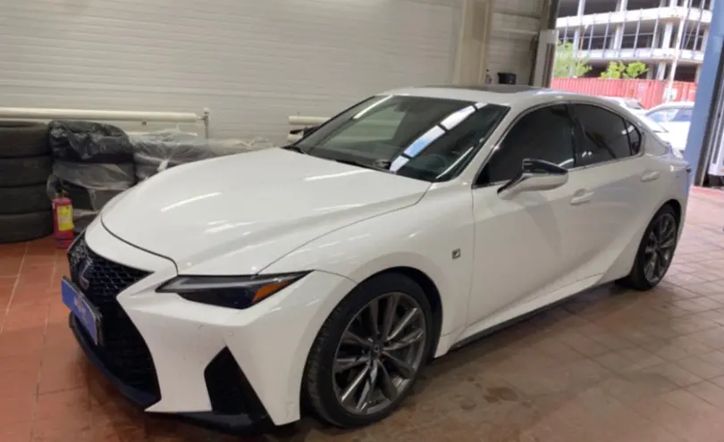 Lexus IS 2021 года за 21 000 000 тг. в Астана