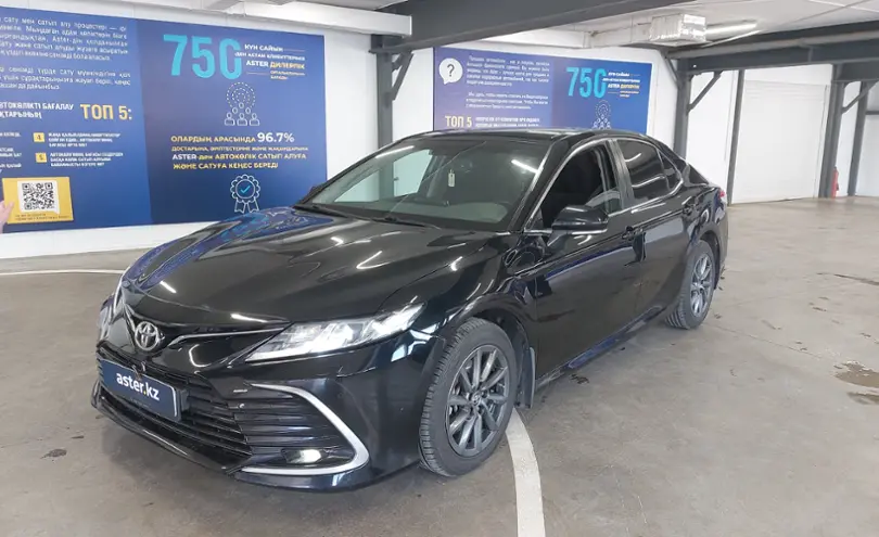 Toyota Camry 2021 года за 14 000 000 тг. в Астана