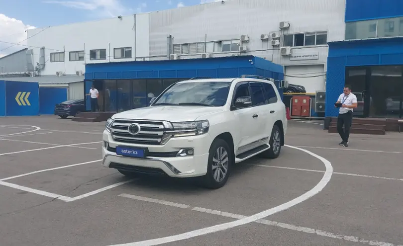 Toyota Land Cruiser 2017 года за 31 000 000 тг. в Алматы