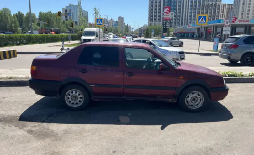 Volkswagen Vento 1993 года за 1 200 000 тг. в Астана фото 4