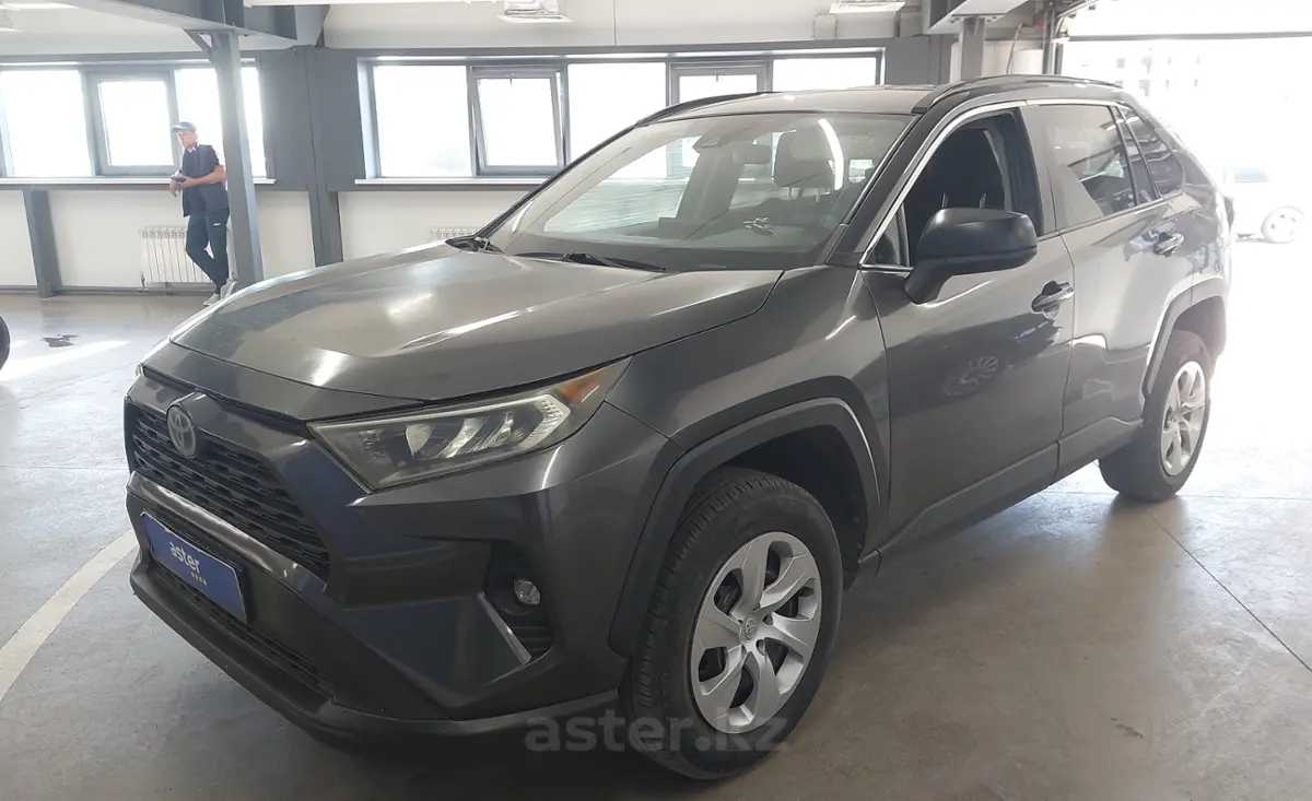 Toyota RAV4 2021 года за 14 000 000 тг. в Астана