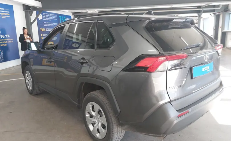 Toyota RAV4 2021 года за 14 000 000 тг. в Астана фото 4