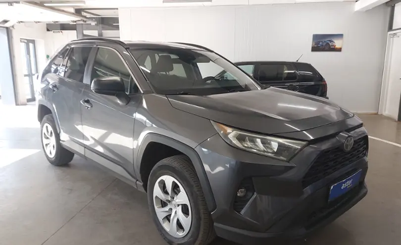 Toyota RAV4 2021 года за 14 000 000 тг. в Астана фото 2
