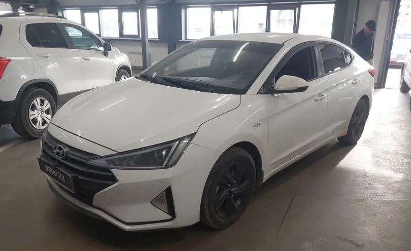Hyundai Elantra 2019 года за 8 000 000 тг. в Астана