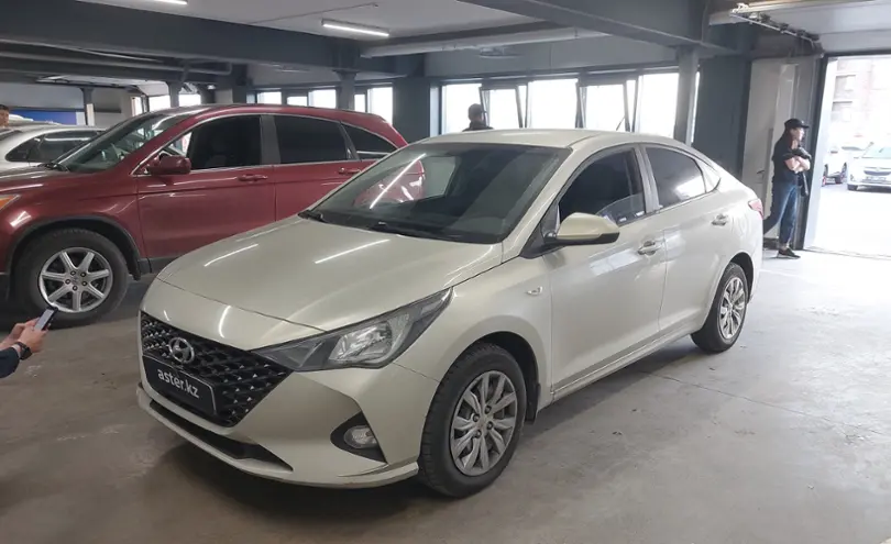 Hyundai Solaris 2020 года за 7 500 000 тг. в Астана