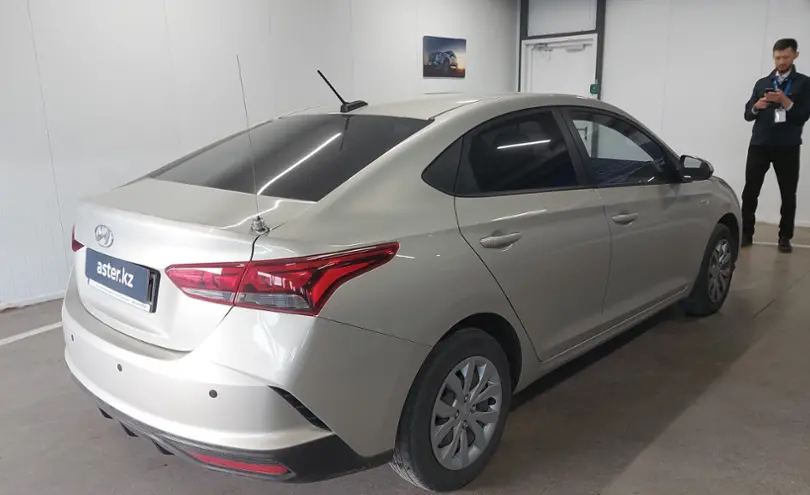 Hyundai Solaris 2020 года за 7 500 000 тг. в Астана фото 3
