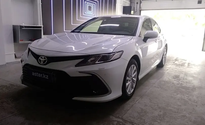Toyota Camry 2023 года за 15 100 000 тг. в Павлодар