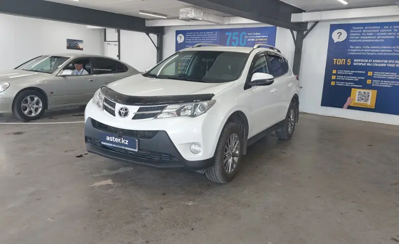 Toyota RAV4 2014 года за 10 000 000 тг. в Астана