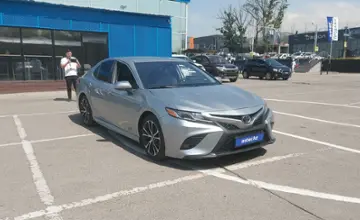 Toyota Camry 2019 года за 11 000 000 тг. в Алматы фото 2