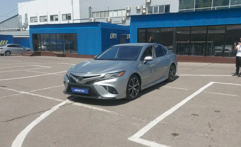 Toyota Camry 2019 года за 11 000 000 тг. в Алматы
