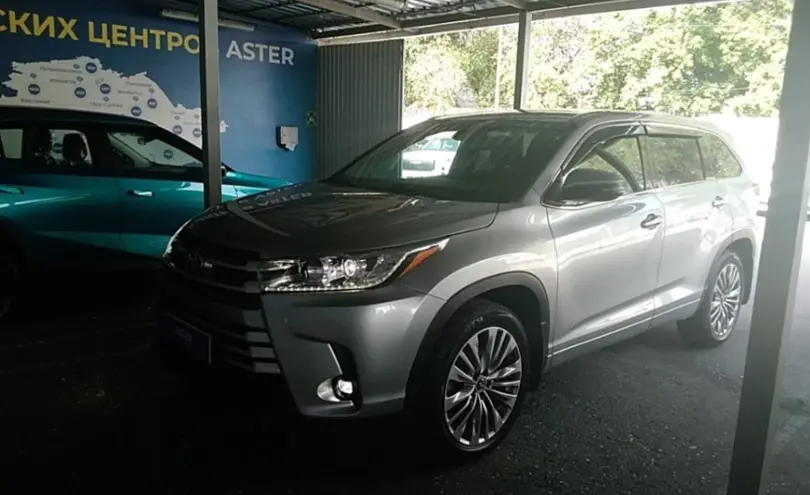 Toyota Highlander 2018 года за 16 000 000 тг. в Алматы
