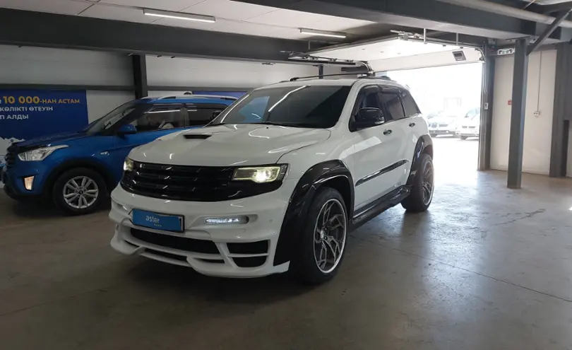 Jeep Grand Cherokee 2013 года за 13 000 000 тг. в Астана