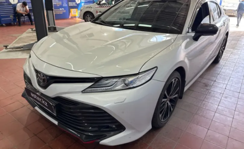 Toyota Camry 2020 года за 14 000 000 тг. в Астана
