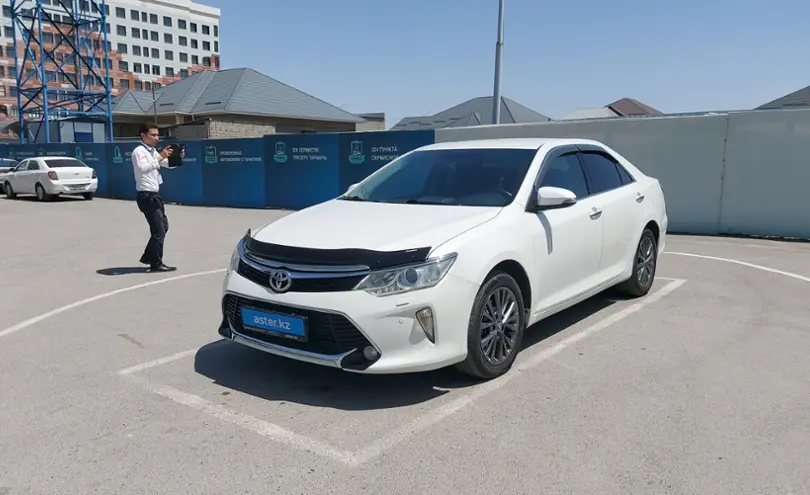 Toyota Camry 2016 года за 10 500 000 тг. в Шымкент