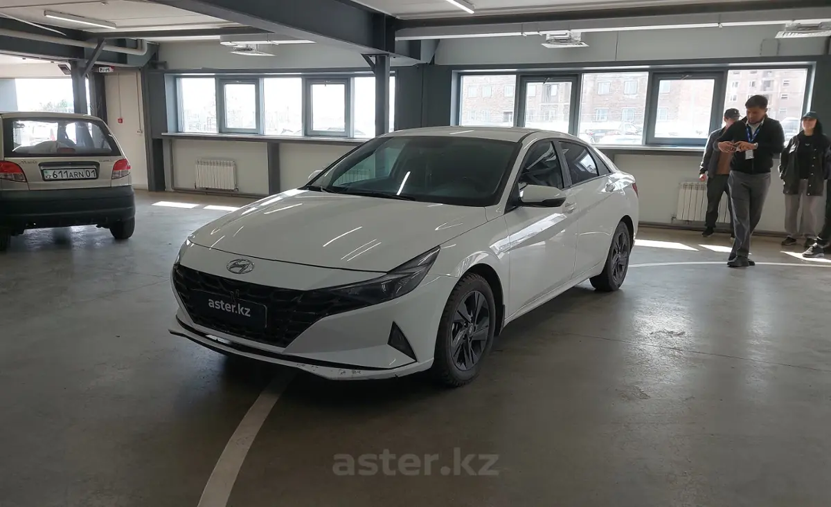 Hyundai Elantra 2023 года за 9 000 000 тг. в Астана