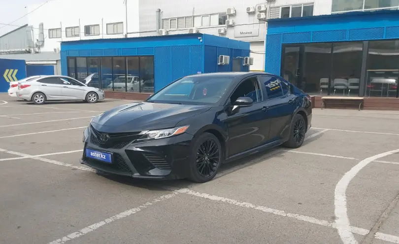 Toyota Camry 2020 года за 12 000 000 тг. в Алматы