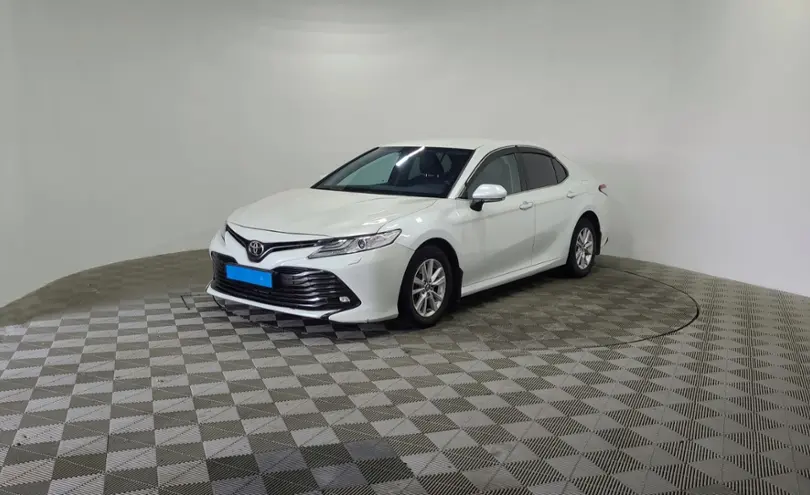 Toyota Camry 2019 года за 11 130 000 тг. в Алматы