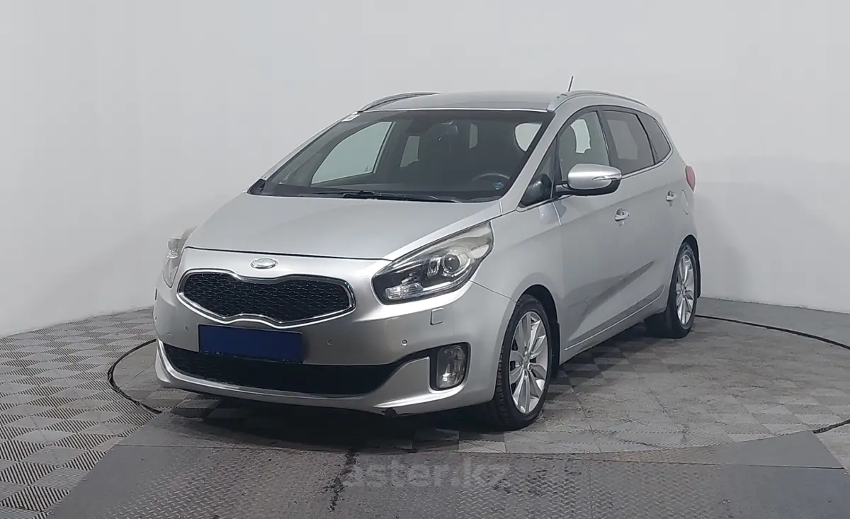 2013 Kia Carens