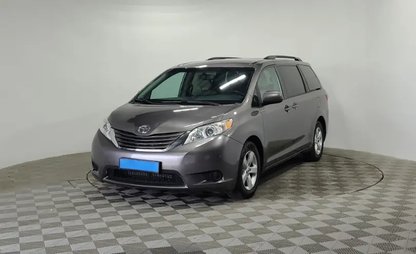 Toyota Sienna 2017 года за 14 000 000 тг. в Алматы
